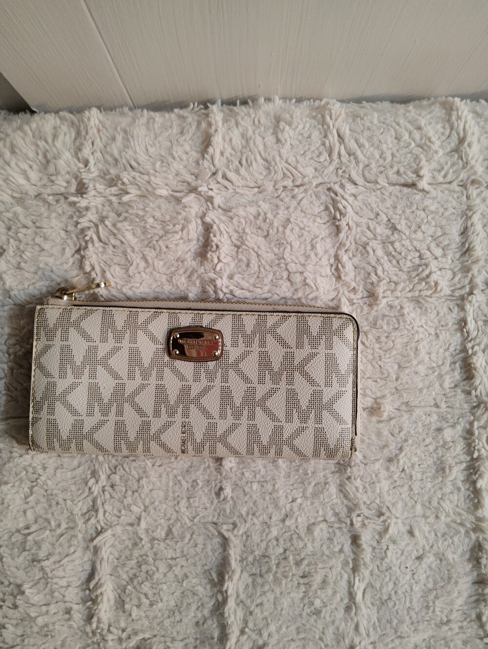 Michael Kors Ivory/Tan Signature Continental Zip Wallet